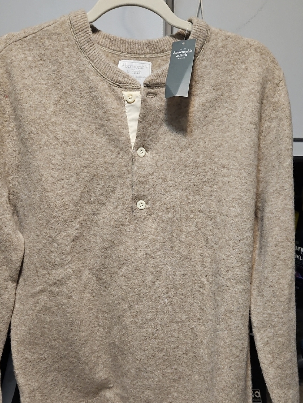 Abercrombie & Fitch Men's Beige Tan Crewneck Henley Sweater